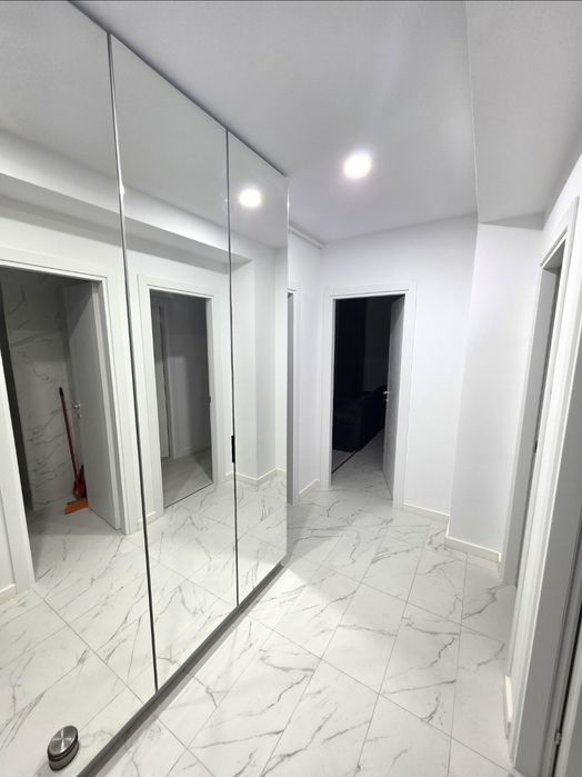 Inchiriere Apartament 3 camere Cosmopolis - loc de parcare inclus