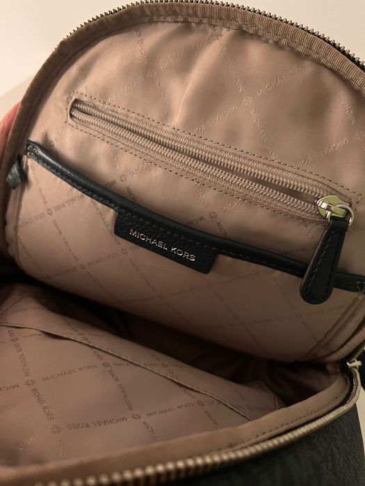 Раница Michael Kors тъмносиня