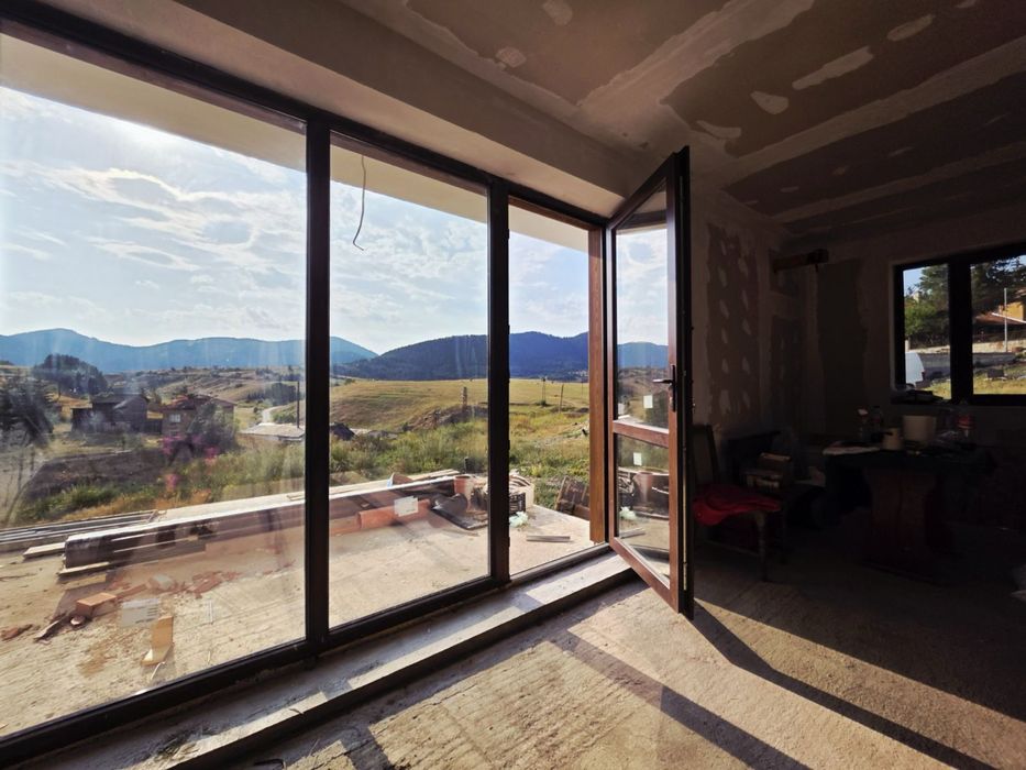 Продавам къща в село Равногор