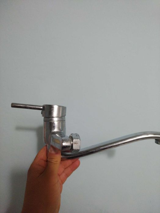 Смесител за умивалник