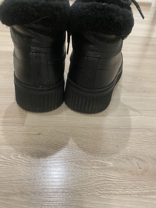 Продам зимнние  полу ботинки