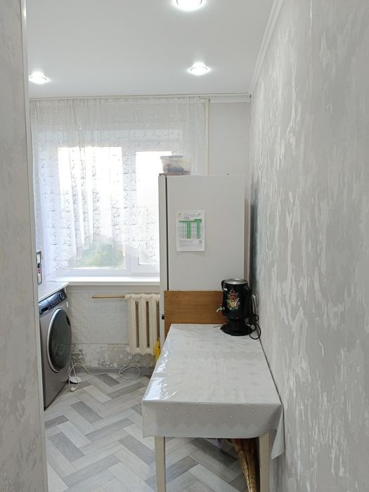 Продам 3 х комн., 6-48, 4 этаж.