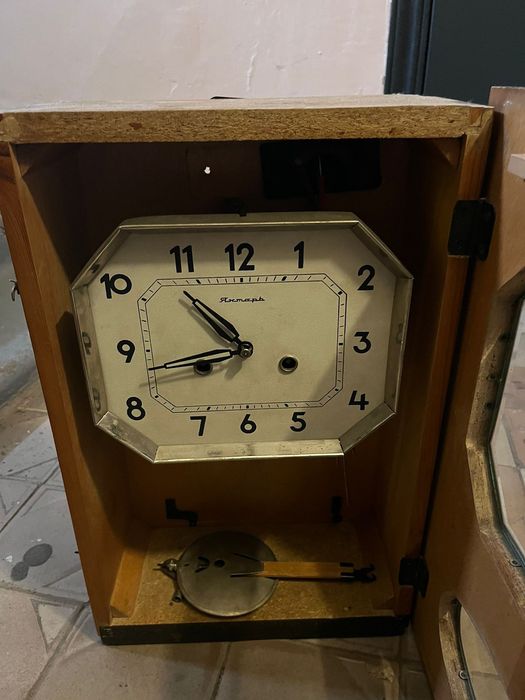 Старинные настенные часы