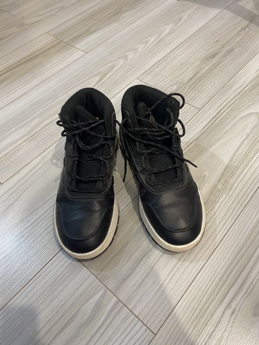 Продам Адидас кроссовку р 41