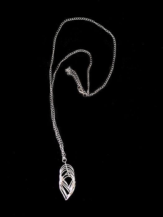 Стилно и нежно дълго колие