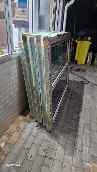 Ferestre PVC + rulouri aluminiu