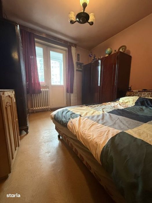 Apartament de vanzare-3 decomandat-zona Tineretului