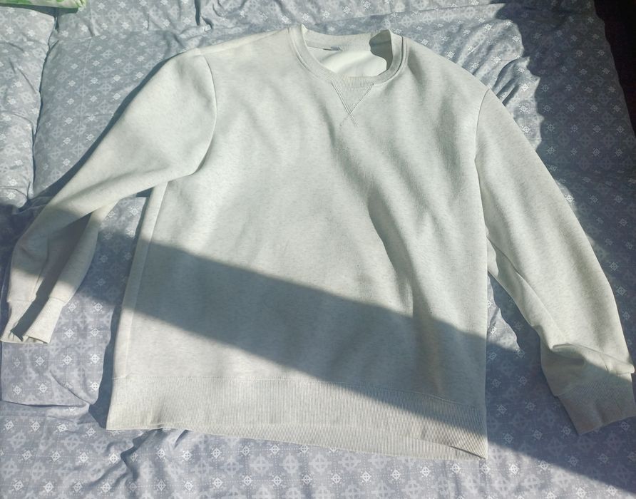 Продаю белую кофту