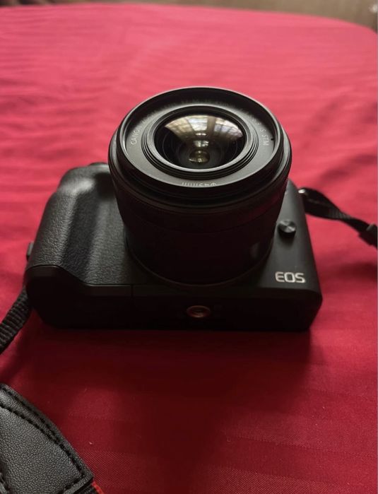 Aparat foto canon mirrorless eos m50