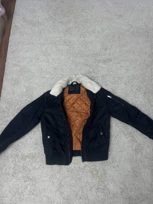 Продам куртку осенюю