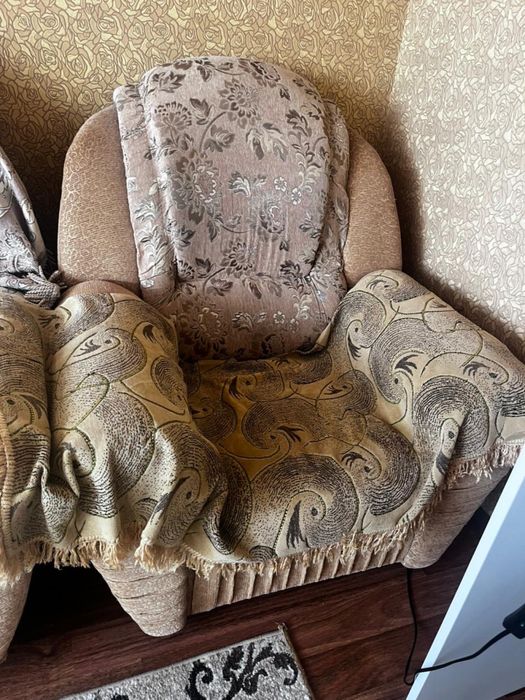 Продается диван,2 кресла