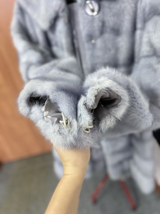 Шуба ( голубая норка)