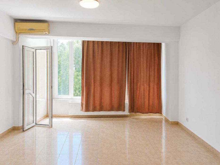 Inchiriez birouri zona John cu loc de parcare