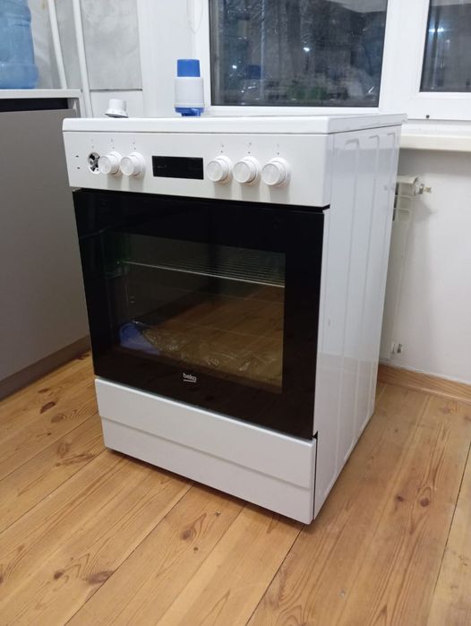 Продам б/у электроплиту в рабочем состоянии