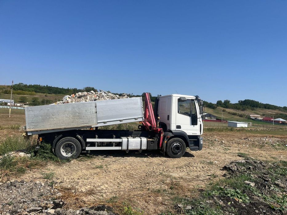 Vand sau schimb cu utilaje iveco de 12 t cu macara an 2007