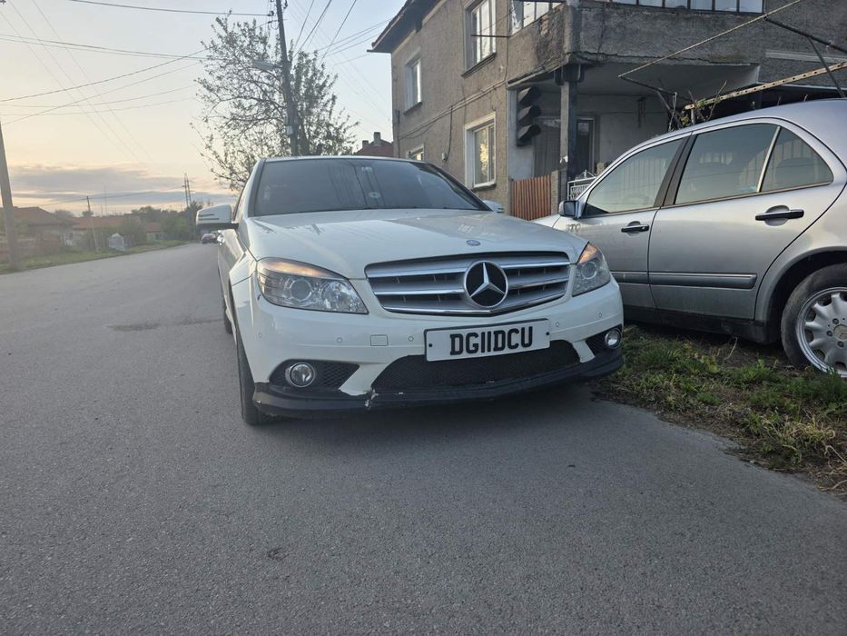 Продавам mercedes w204 c200 651  двигател на частити