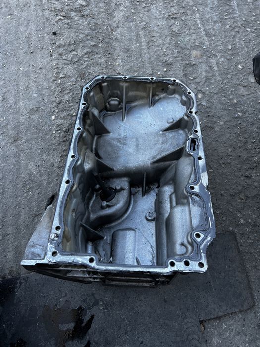 Baie ulei bmw n47 e90 e91 e92 e93 e81 e82 e87 e88