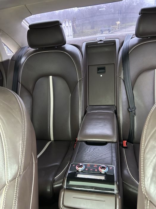 Audi A 8 Long 3.0D Quatro