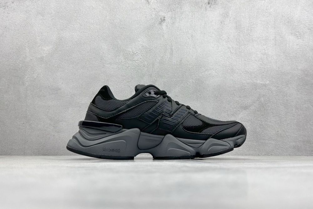 New Balance Triple Black