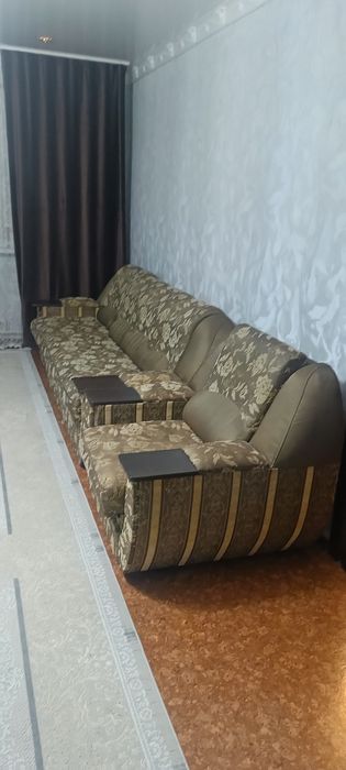 Продаётся диван.