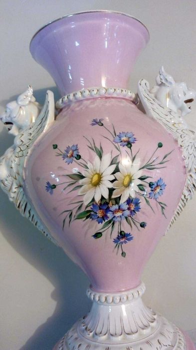 Антикварная ваза