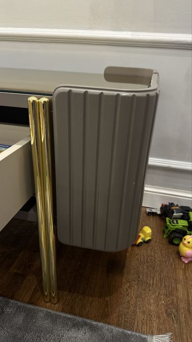 Продам подставку под ТВ