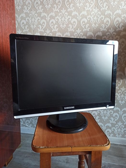 Монитор Samsung 50/60 Hz