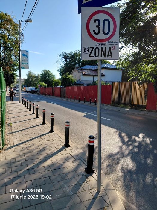 Vand casa cu teren aferent