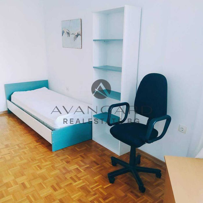 Продава се Тристаен апартамент в Пловдив, Тракия - 120 кв.м за 2057 €/кв.м - Снимка #10