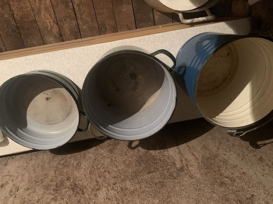 Кастрюля аллюминиевая и эмалированные