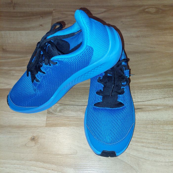 Маратонки Under Armour CHARGED 40 номер