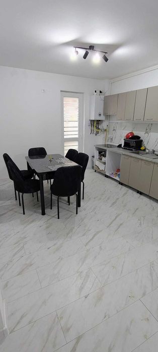 Inchiriez apartament 2 camere - curte - prima inchiriere - 370 euro
