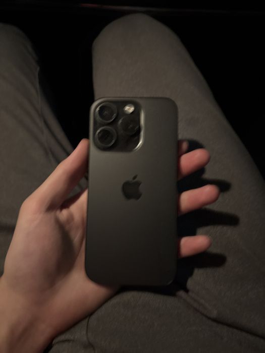 Iphone 15 pro продаю срочно