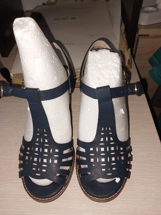 Продам туфли новые