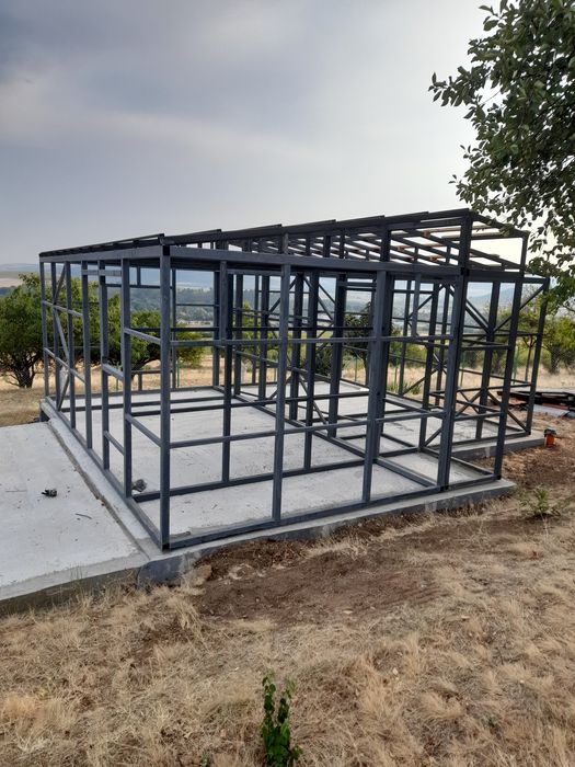 Метални конструкции за къщички, навеси,гаражи и други