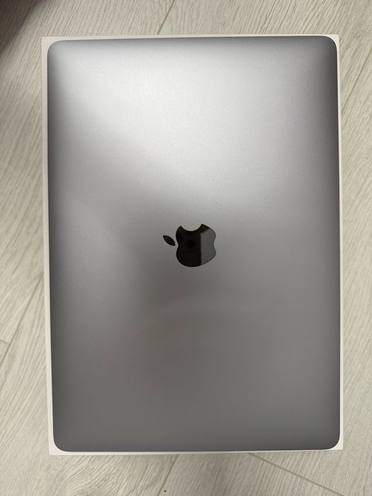 MacBook Air M1 13 / 8GB / 256GB