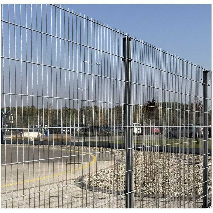 Garduri din plasa bordurata, tabla cutata si alte modele disponibile