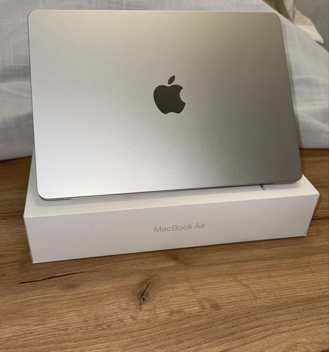 MacBook Air 13 M2, 256GB, Gold