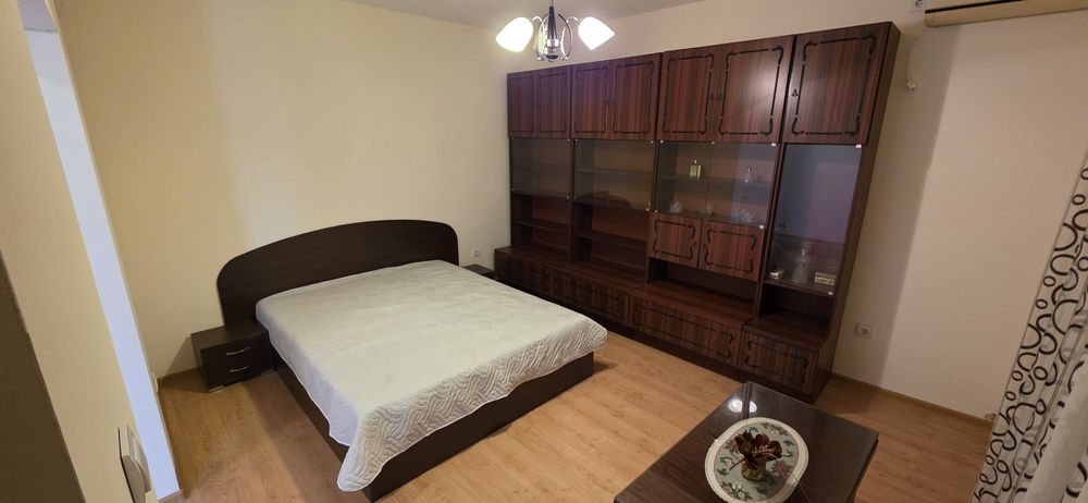 Къща с дворно място