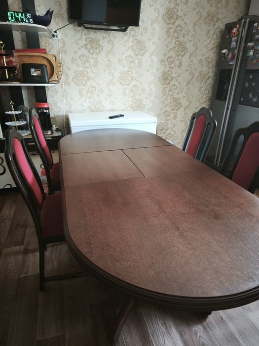 Продам стол ( дерево)