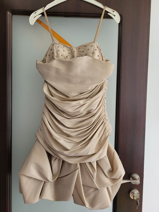 Vând rochita eleganta S