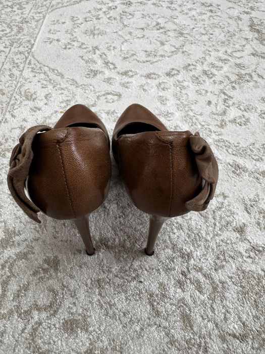 Продам женские туфли