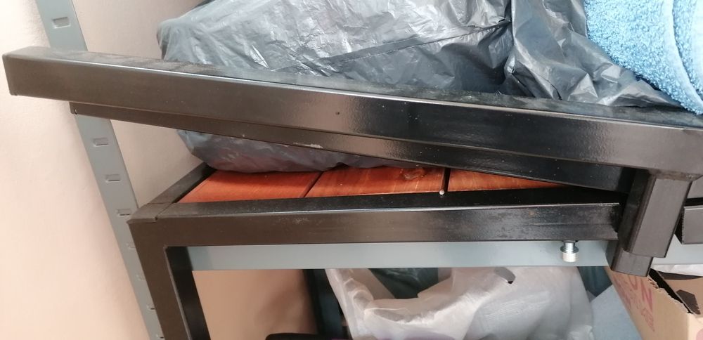 Set masa și scaune gradina, trusă grătar și cuier din lemn .