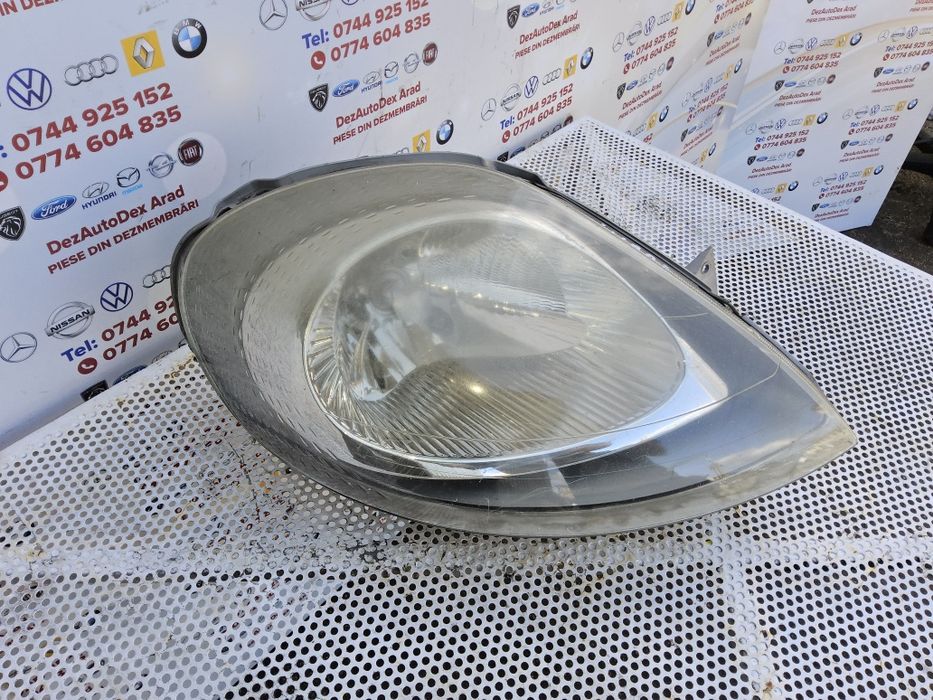 Far Opel Vivaro 2001-2013 faruri stanga dreapta Renault Trafic 2001-2013