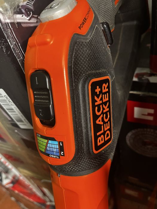 Trimmer de tuns gazon/iarba pe acumulator Black & Decker STC1840EPC, 18 V, latime taiere 30 cm, diametru fir 1.6 mm, tehnologie PowerCommand