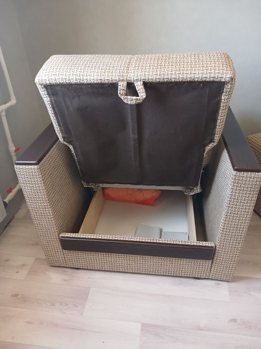 Продам Польский диван и кресло