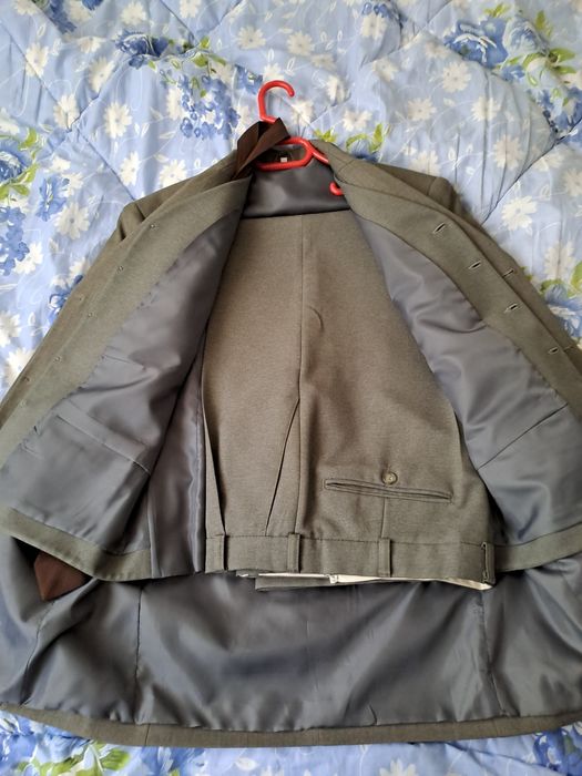 Costum mire s/m purtat 2 ore,curățat profesional.