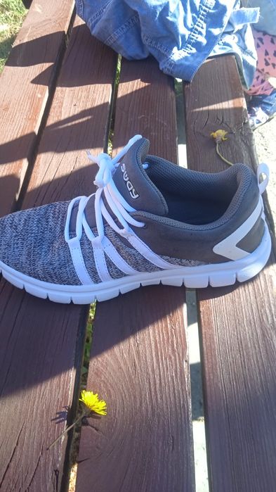 Дамски олекотени маратонки