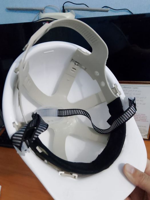 Продам каски стройтелный