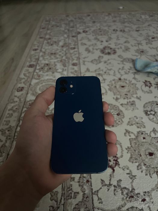 Продам Iphone 12